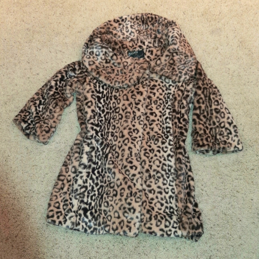 Oxford & Regent faux fur coat